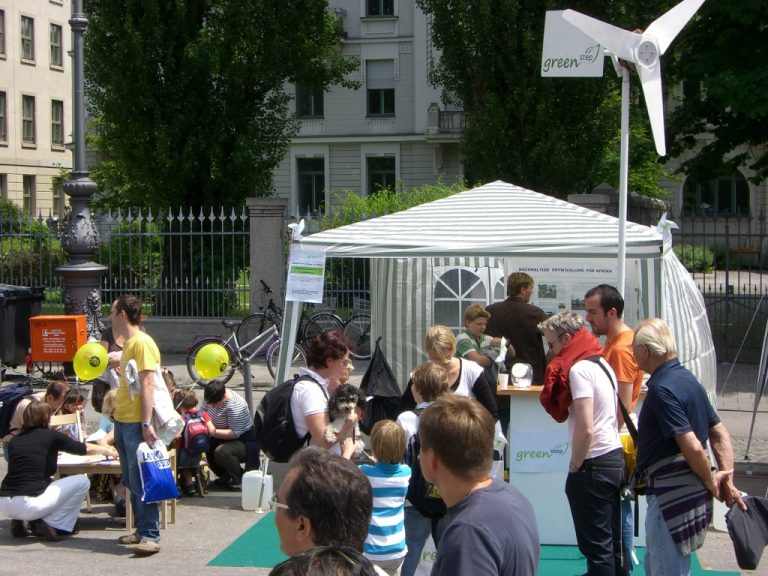 Mehr über den Artikel erfahren Das Windrad aus Schrott auf dem Streetlife-Festival